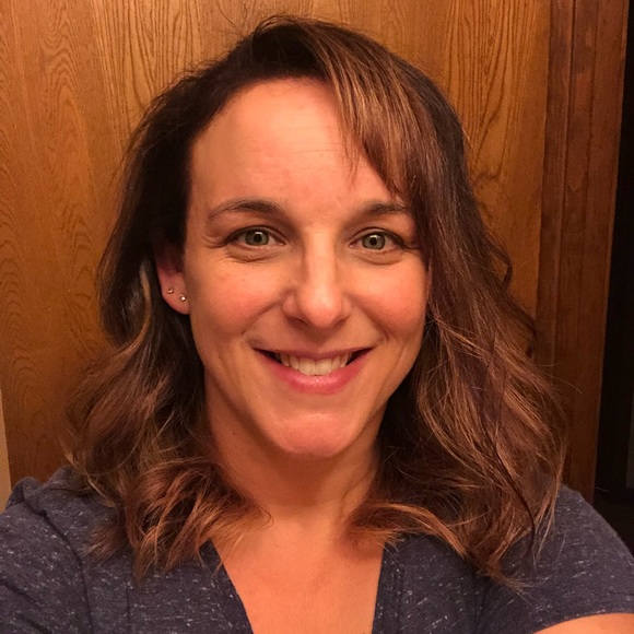 Meet your Posher, Valerie - Picture 2 of 2